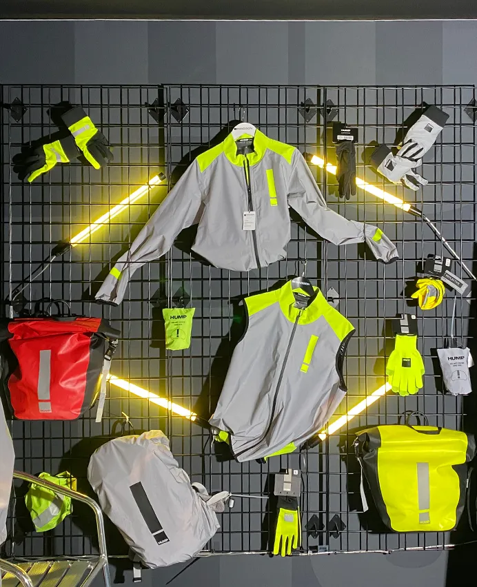 Use of lighting to highlight products 